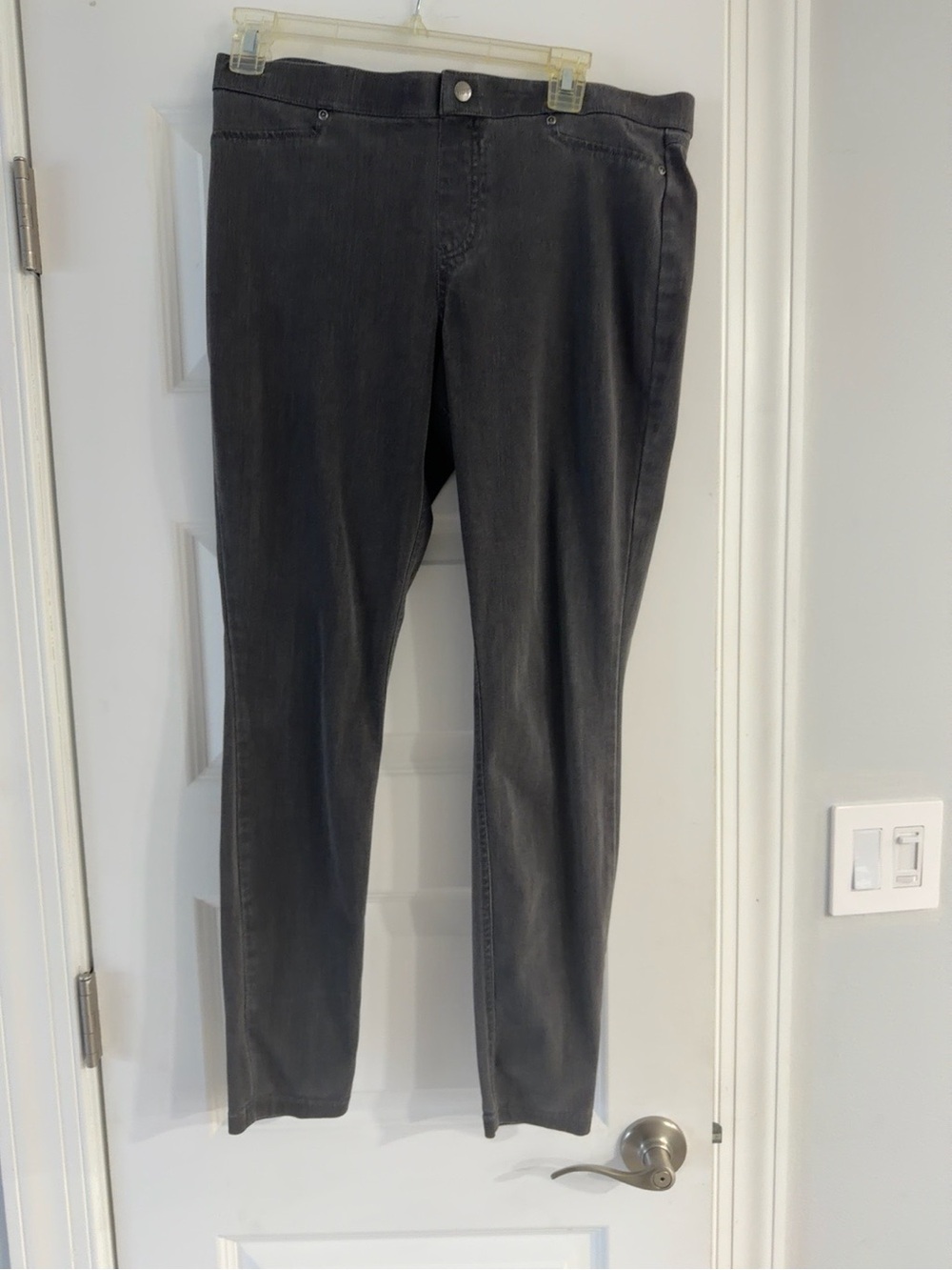 HUE Women’s Size L Charcoal Gray Stretch Denim Jeggings Skinny Pants